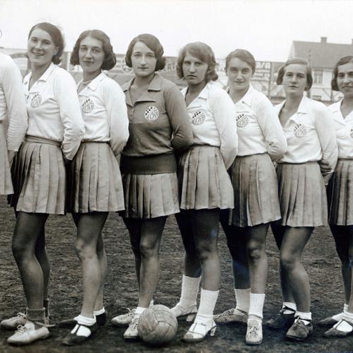 Hazenašice prvog hrvatskog građanskog športskog kluba u Zagrebu
1925. god.
HSPOM-FT 007676